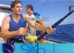 Enlace a Cuando es Henry Cavill el que te quiere pescar