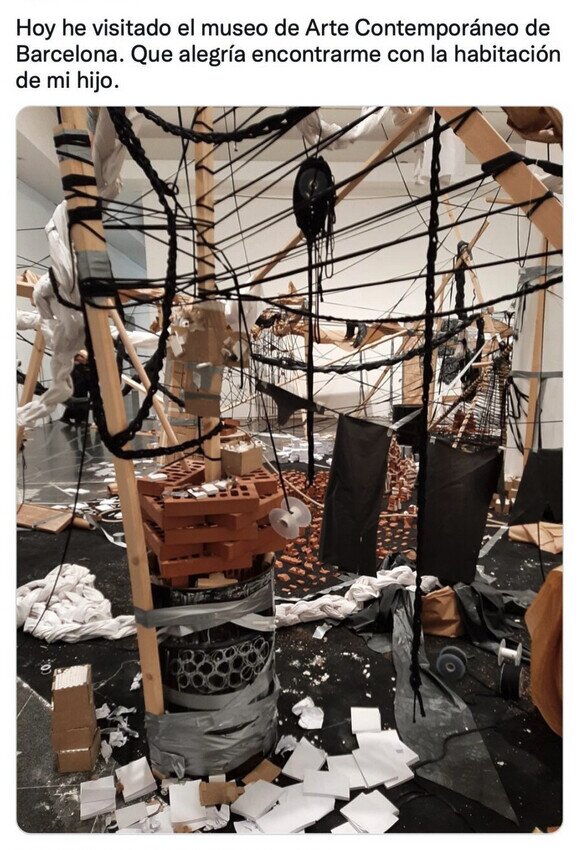 Meme_otros - Mi madre visita el Museo de Arte Contemporáneo