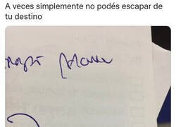 Enlace a Con ese nombre tenía que ser ginecólogo