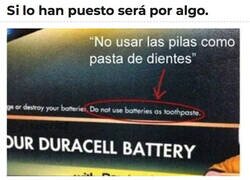Enlace a Hay gente usando pilas como pasta de dientes