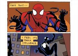 Enlace a El traje malvado