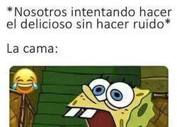 Enlace a La cama indiscreta