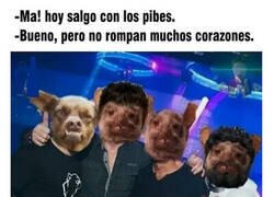 Enlace a Somos más feos que una nevera por detrás