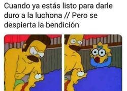 Enlace a Ella viene con mochila
