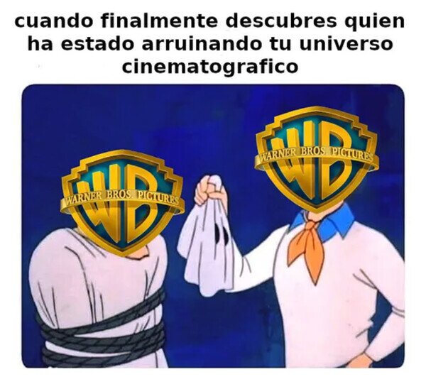 Meme_otros - La autodestrucción de la Warner