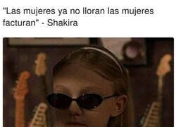 Enlace a Shakira, referente para mujeres