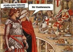 Enlace a También inventó las conferencias