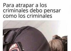Enlace a Loca Academia de Policía