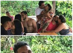 Enlace a Tan desparejado como sus dientes