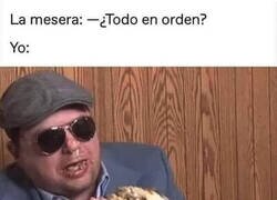 Enlace a Me interrumpió mientras engullía