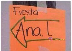 Enlace a Estaba acundiendo gente muy rara a la fiesta de Ana López