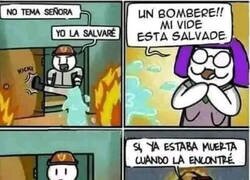 Enlace a Para que le hablara así mientras la rescataba...