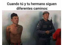 Enlace a Creo que mamá tenía un favorito