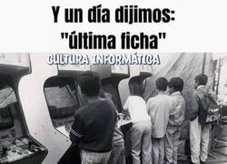 Enlace a Me ha entrado algo en el ojo...