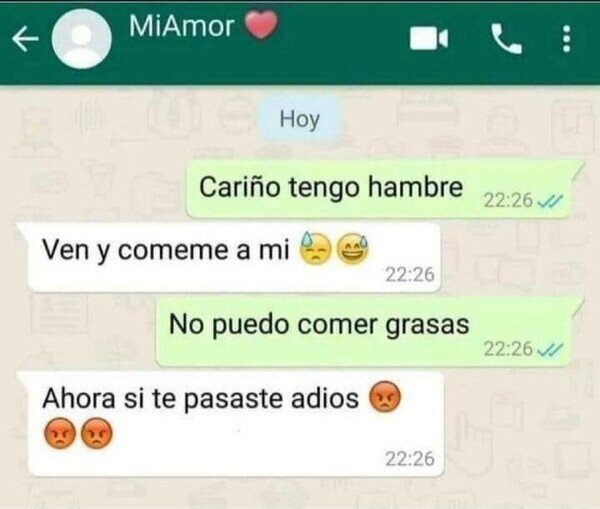 Meme_otros - A dieta y durmiendo en el sofá