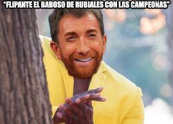 Enlace a Tendrán que atarle la manos