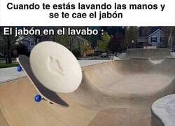 Enlace a Con la banda sonora de Tony Hawk