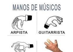 Enlace a Manos de músicos...
