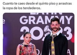 Enlace a No saben ni qué llevan puesto