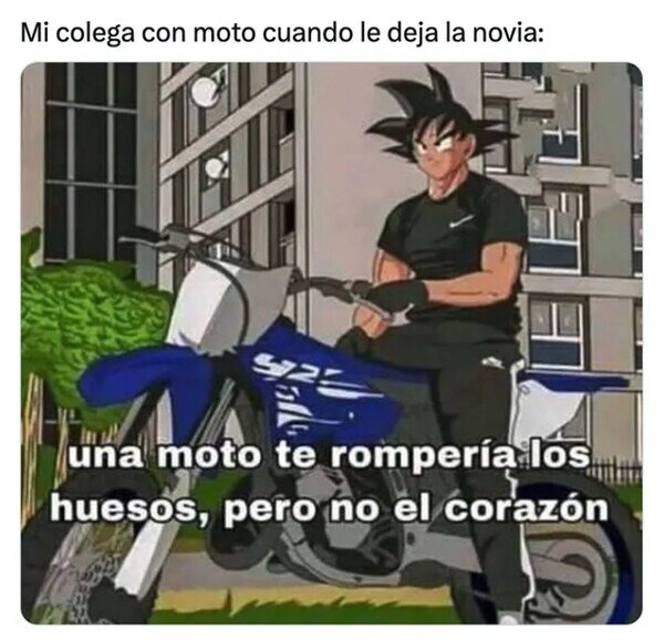 Otros - Su único amor es la moto