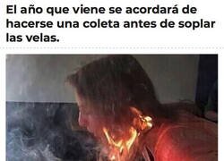 Enlace a Con lo mal que huele el pelo quemado...
