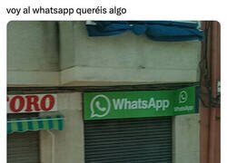 Enlace a No sé qué pueden vender ahí dentro