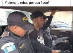 Enlace a Señor Agente, se está permitiendo usted unas licencias...