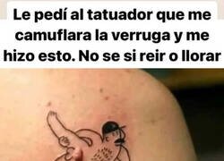 Enlace a Tatuador con humor