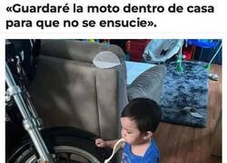 Enlace a Cría cuervos y te potarán la moto