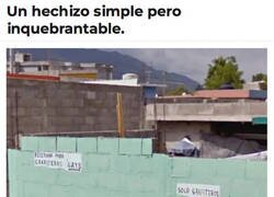 Enlace a Y la pared permaneció impoluta