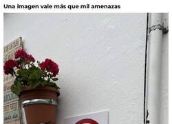 Enlace a A mí no se me ocurriría orinar ahí...