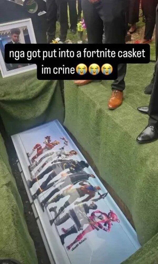 Meme_otros - Cuando se muere tu colega el del Fortnite