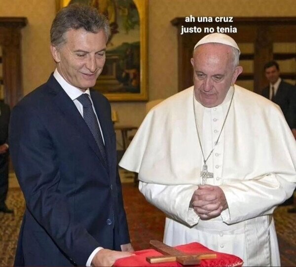 Meme_otros - ¿Qué se le regala a un Papa?