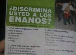 Enlace a ¿Discrima usted a los enanos?