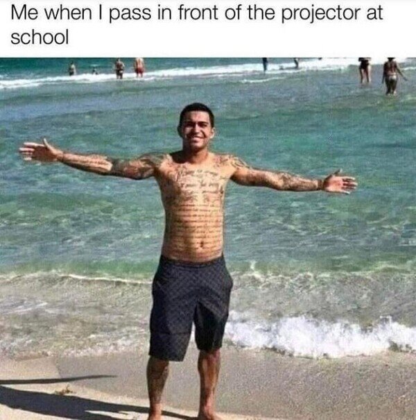 Meme_otros - Delante del proyector de clase