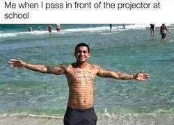 Enlace a Delante del proyector de clase