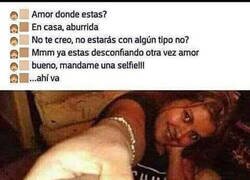 Enlace a Por suerte tenía a mano el palo selfie