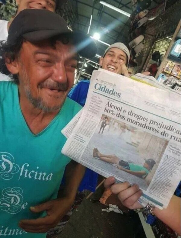Meme_otros - ¡Mamá, salí en el periódico!