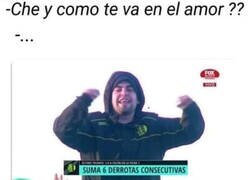 Enlace a Aún así no pierde la sonrisa