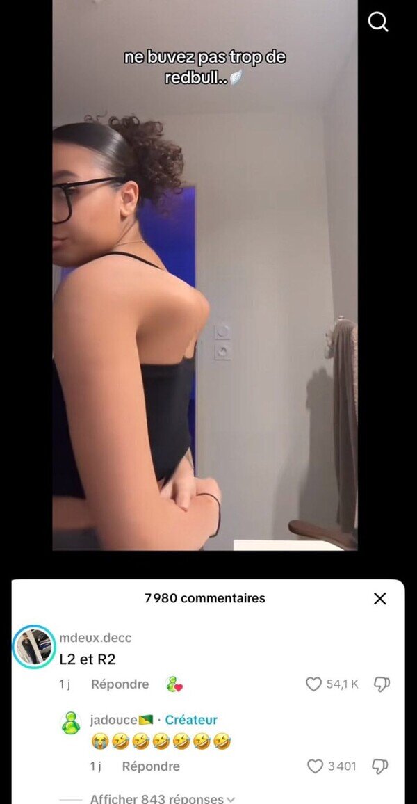Meme_otros - La chica con forma de Dualshock