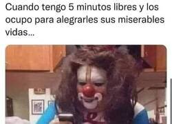 Enlace a La vida del que comparte memes