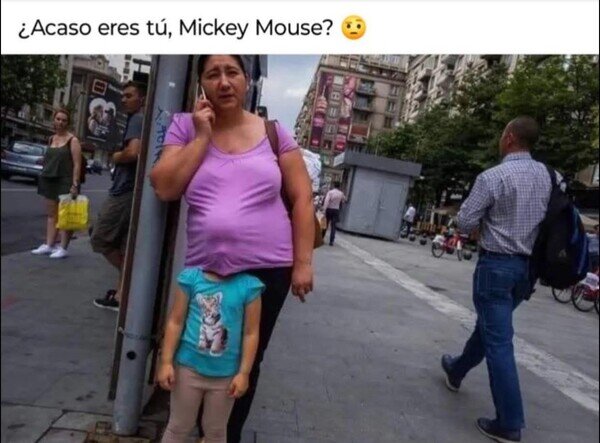 CC_2817670_1c0a66da0afe448eb5c71086e5423c10_meme_otros_mickey_mouse_tratando_de_esconderse.jpg