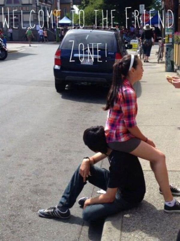 CC_2819297_9bc5bb7299c94a1683884c2340a02777_meme_otros_de_la_friendzone_paso_a_la_chairzone.jpg