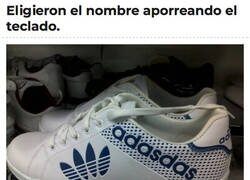 Enlace a Una de las múltiples imitaciones de Adidas