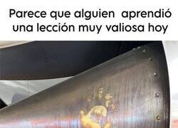 Enlace a Se dejó la mano ahí