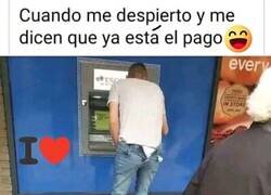 Enlace a Me levanto volando al cajero