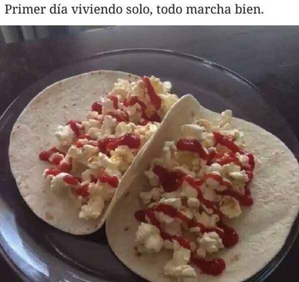 Otros - Unos deliciosos tacos de... palomitas con... ketchup...