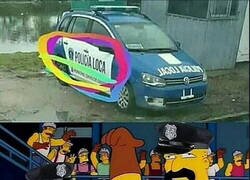 Enlace a Ahí viene la 'Policía Loca'