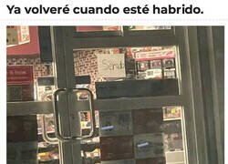 Enlace a La biblioteca también por lo visto...