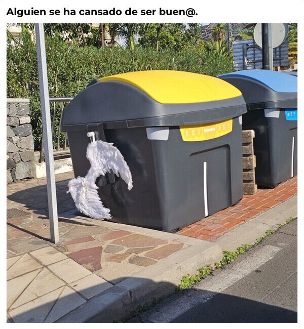 Otros - Ángel con las alas caídas